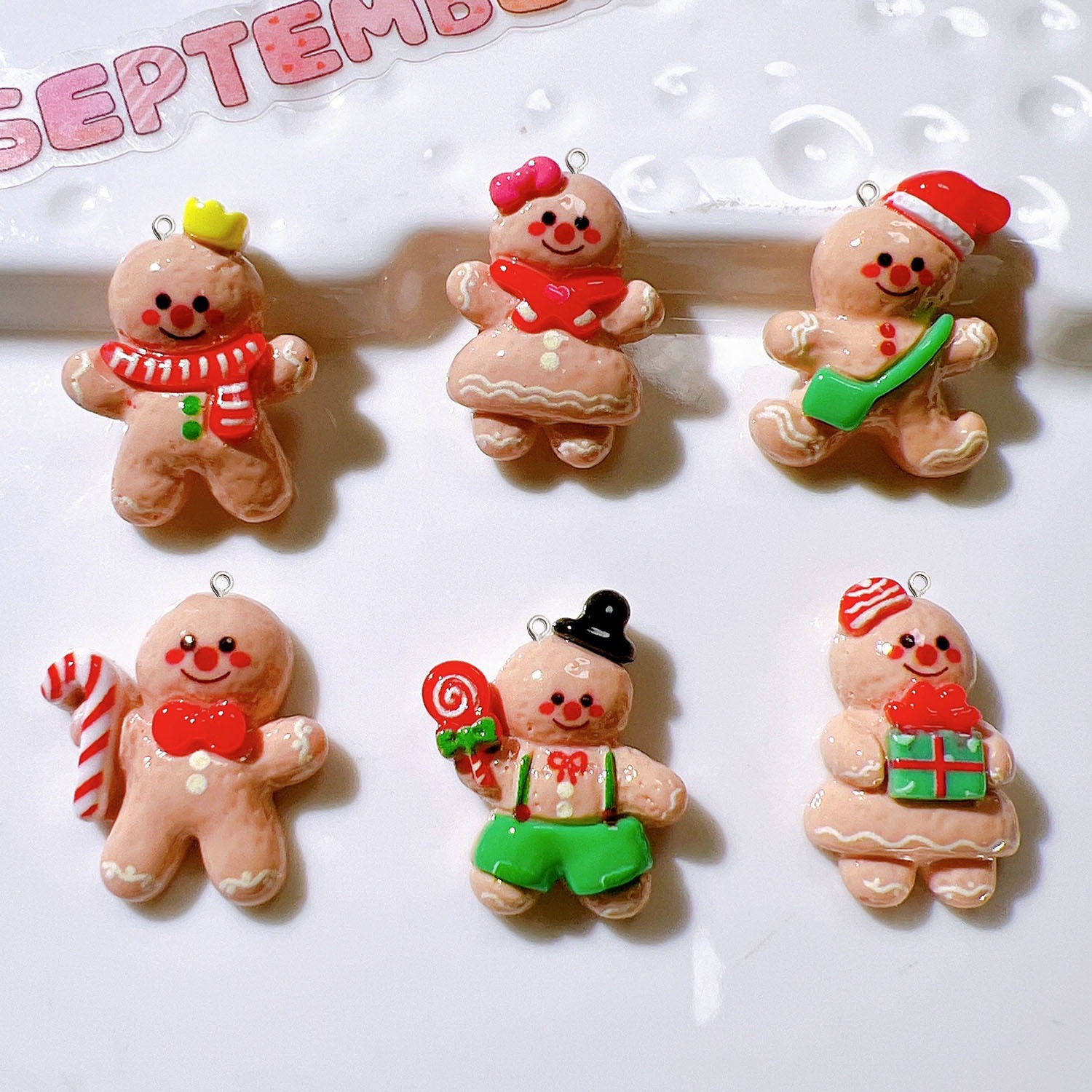Resin Art A Keychain - 10 Stücke Nette Weihnachten Puppe Planaren