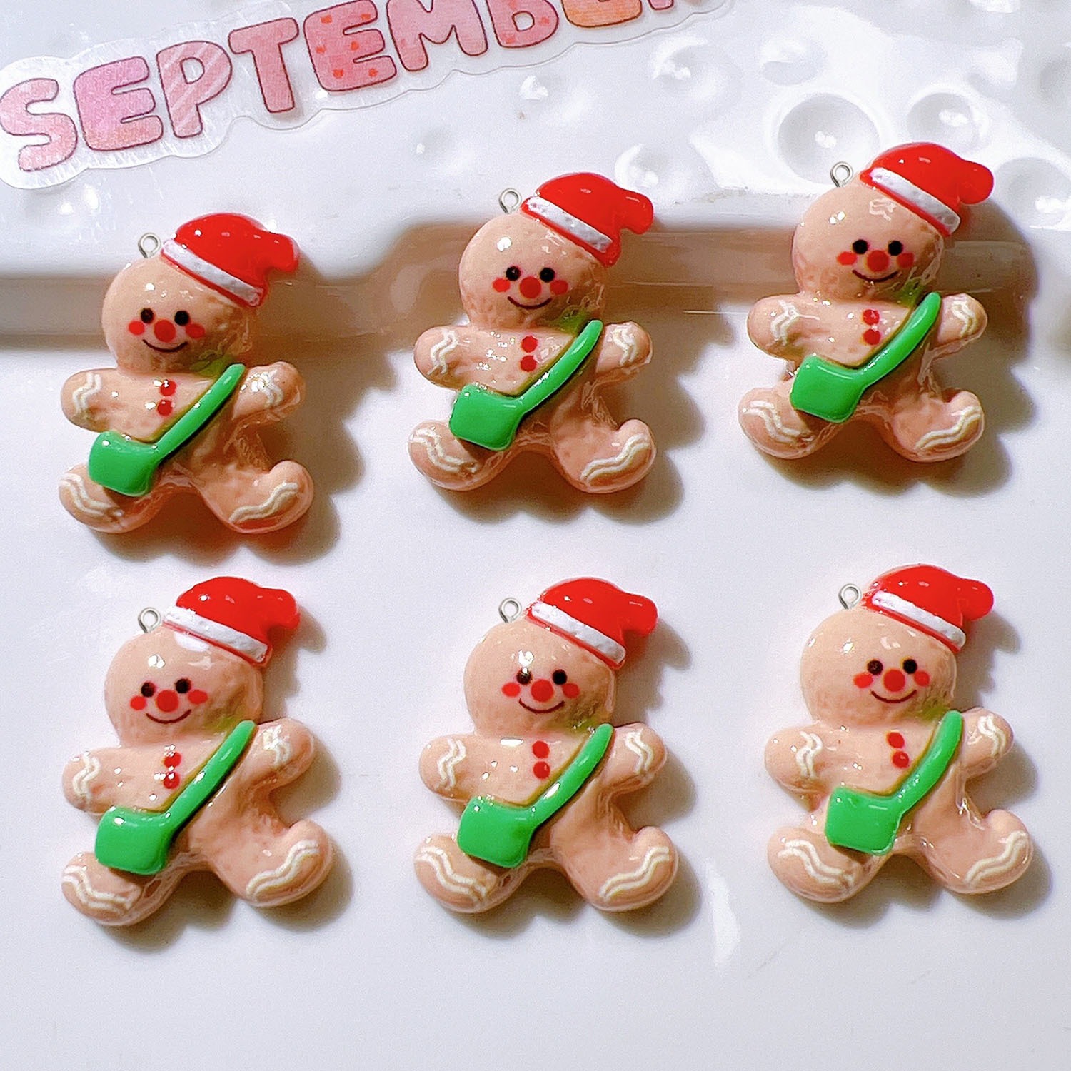 10 Stücke Nette Weihnachten Pu – Resin Art A Keychain Bewertung und Preis